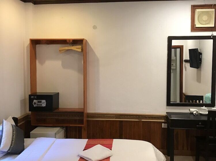 غرفة قياسية, Golden Lotus Place