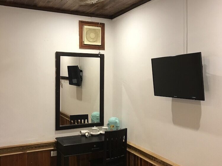 غرفة قياسية, Golden Lotus Place