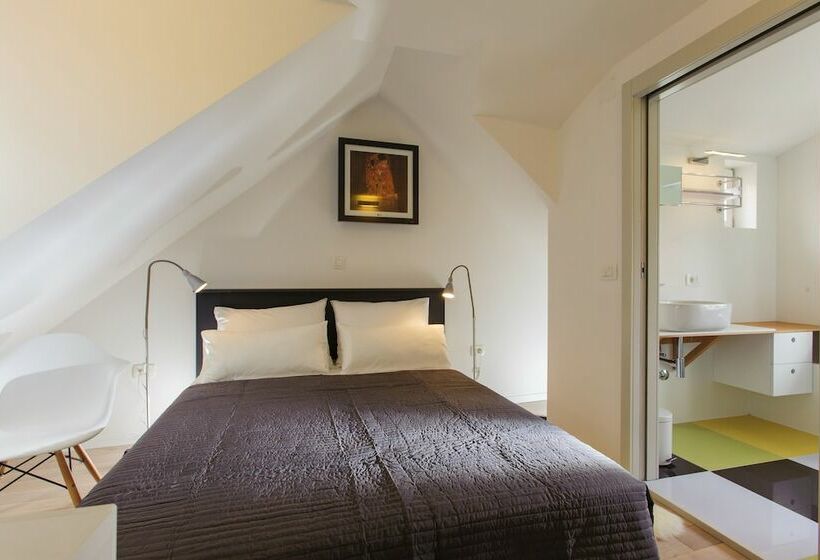 Habitaci�n Est�ndar Abuhardillada, Grgur Ninski Rooms