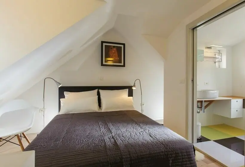 Habitaciï¿½n Estï¿½ndar Abuhardillada, Grgur Ninski Rooms