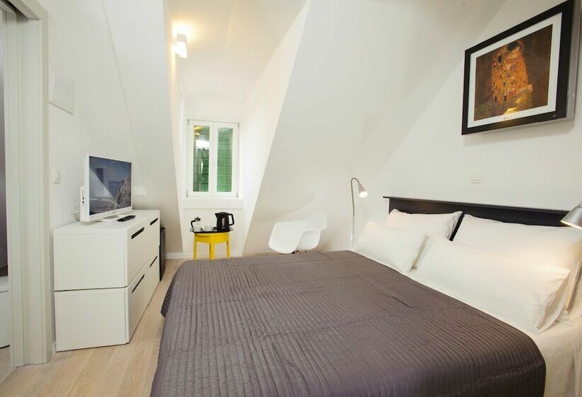 Habitaci�n Est�ndar Abuhardillada, Grgur Ninski Rooms