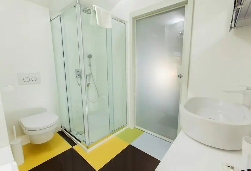 Habitaciï¿½n Estï¿½ndar Abuhardillada, Grgur Ninski Rooms