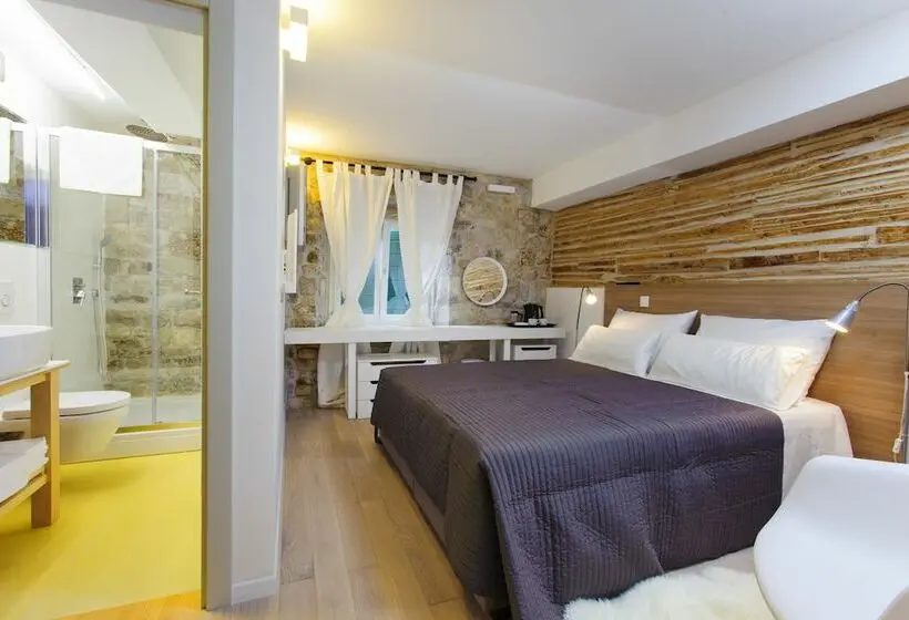 اتاق لوکس با چشم‌انداز شهر, Grgur Ninski Rooms