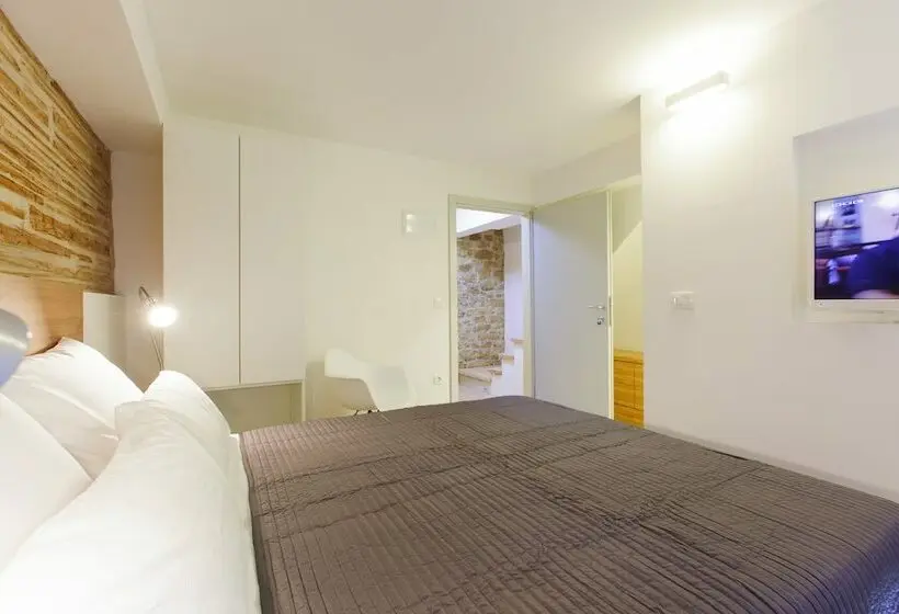 اتاق لوکس با چشم‌انداز شهر, Grgur Ninski Rooms