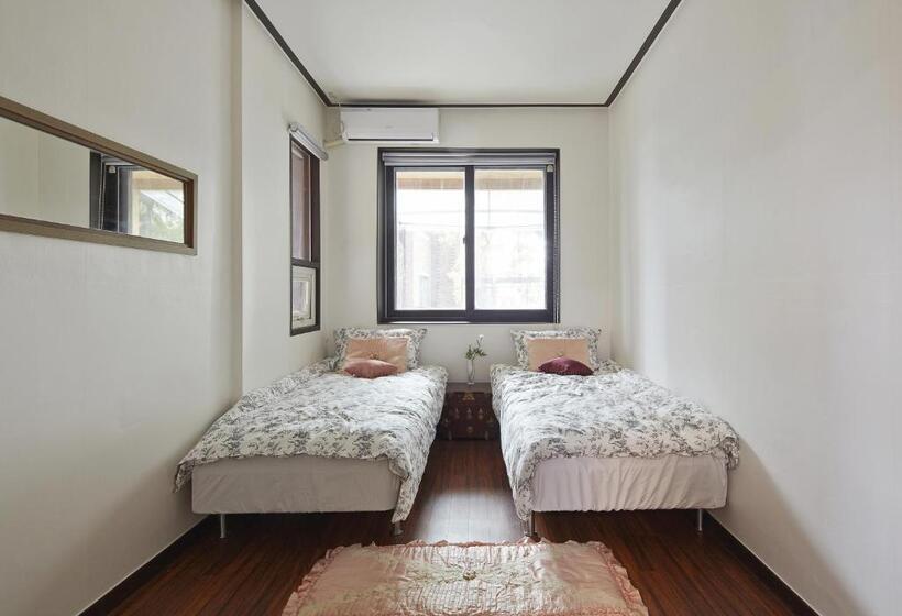 Quarto Estandar, Jiwoljang Guest House