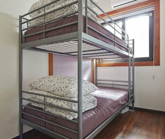 Quarto Estandar, Jiwoljang Guest House