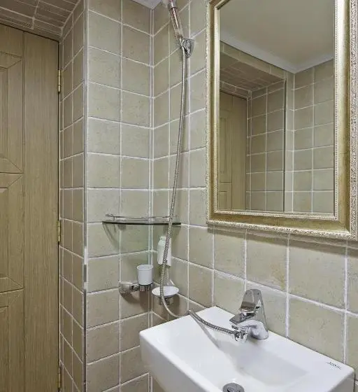 اتاق استاندارد یک تخته با سرویس بهداشتی مشترک, Jiwoljang Guest House
