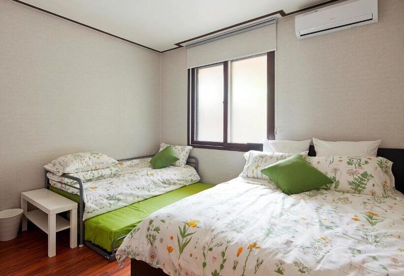 Quarto Familiar, Jiwoljang Guest House