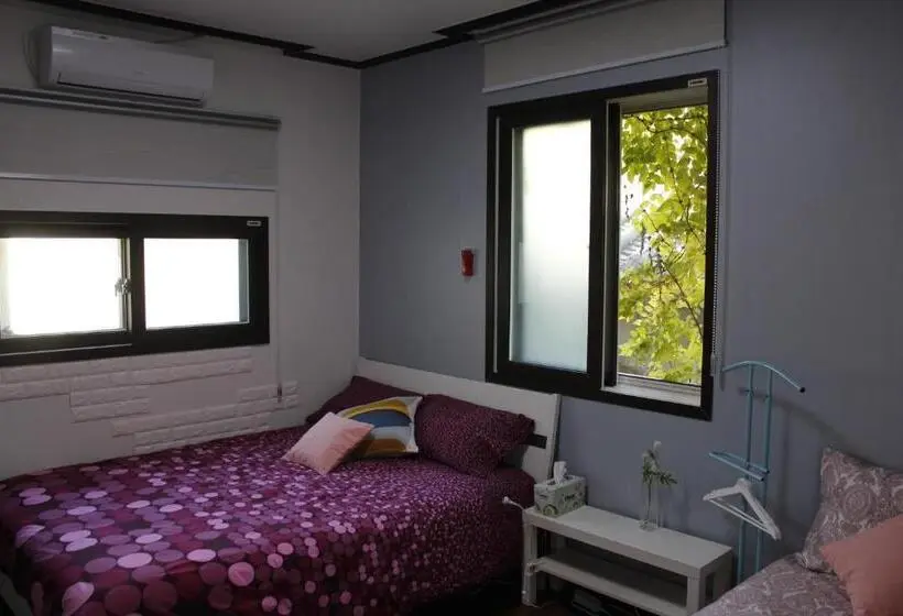 اتاق استاندارد سه نفره, Jiwoljang Guest House