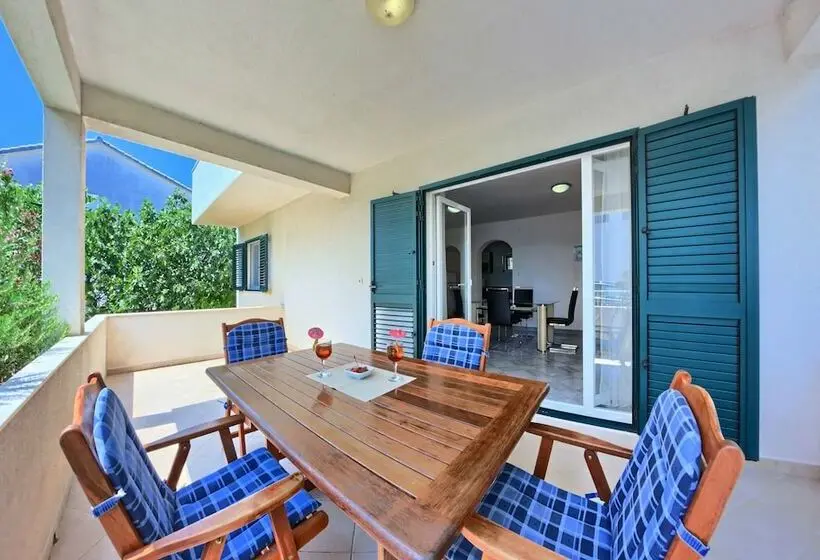 ２ベッドルームのコンフォートアパートメント, Apartments Cvita Holiday