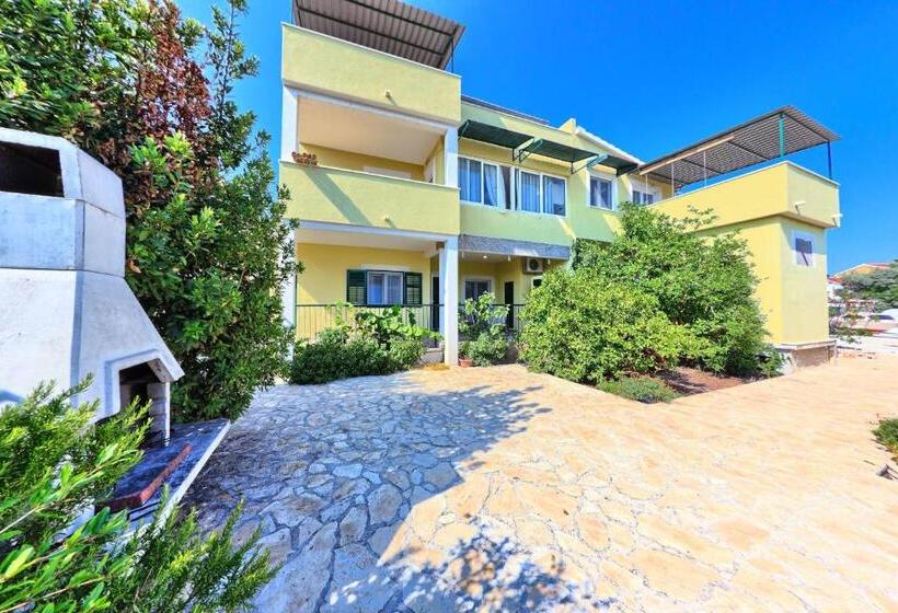 带4个卧室的公寓, Apartments Cvita Holiday