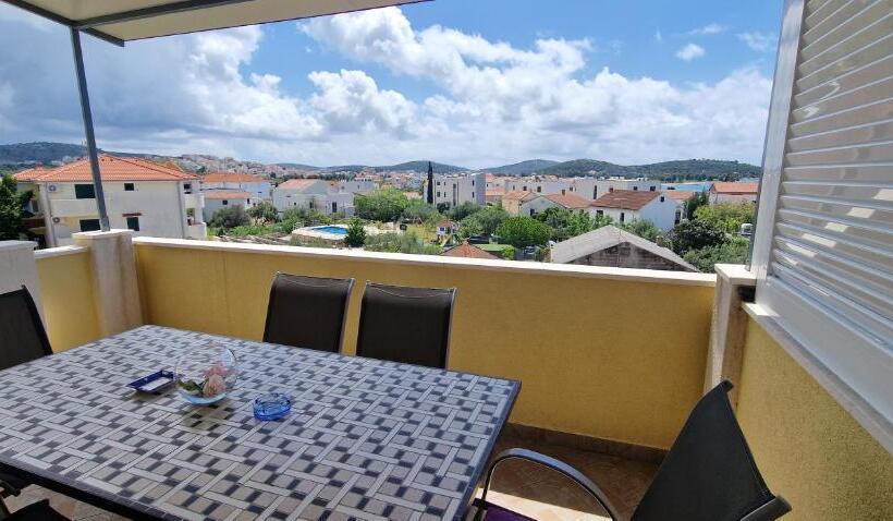 带4个卧室的公寓, Apartments Cvita Holiday