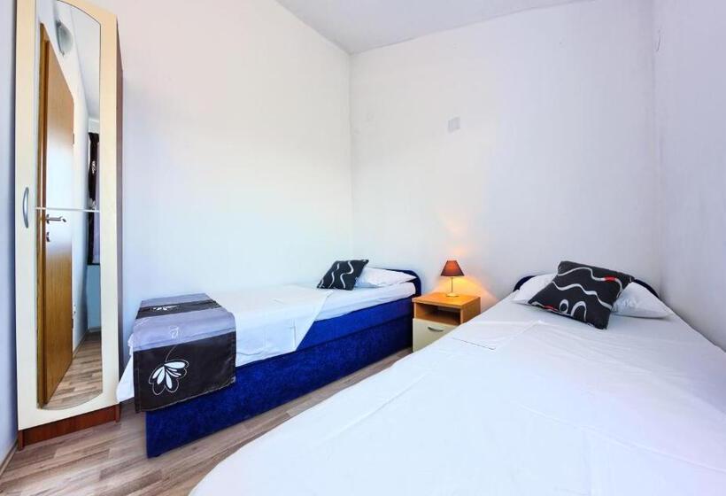 آپارتمان 4 خوابه, Apartments Cvita Holiday