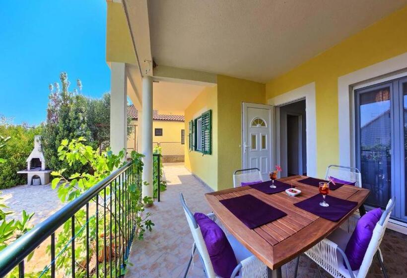 带花园景观及2个卧室的公寓, Apartments Cvita Holiday