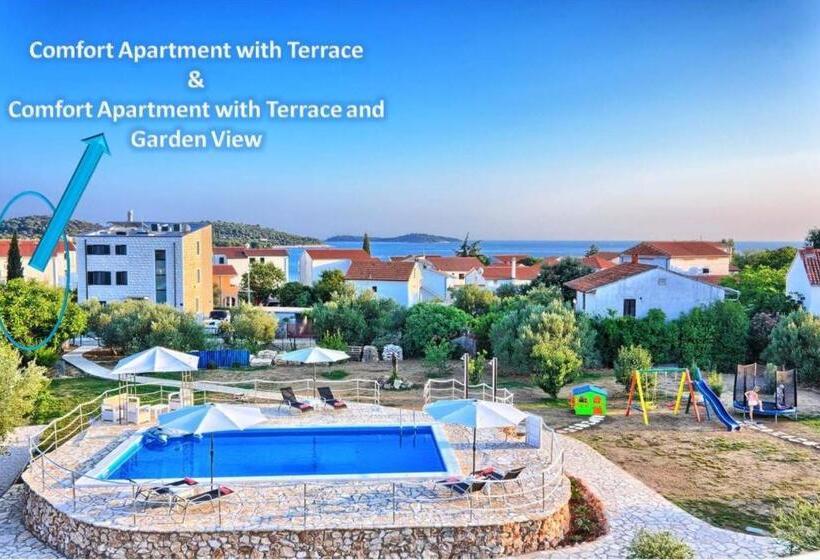 舒适两卧公寓, Apartments Cvita Holiday