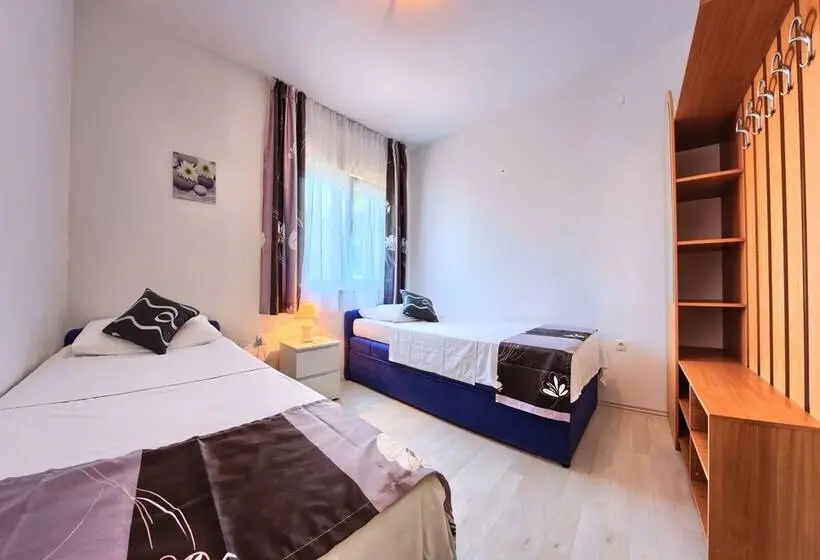 ２ベッドルームのコンフォートアパートメント, Apartments Cvita Holiday