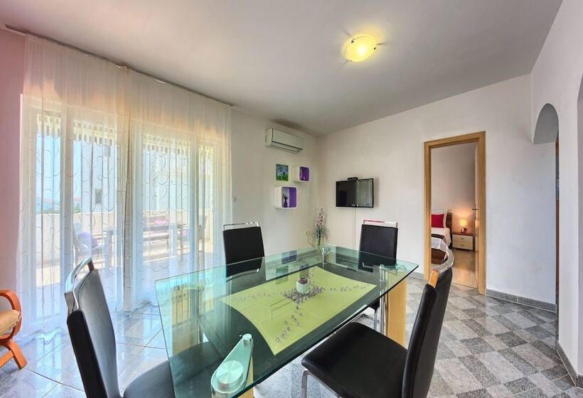 带1个卧室的舒适公寓, Apartments Cvita Holiday