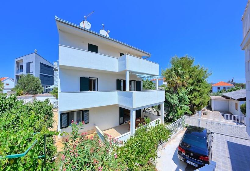 آپارتمان راحتی 1 خوابه, Apartments Cvita Holiday