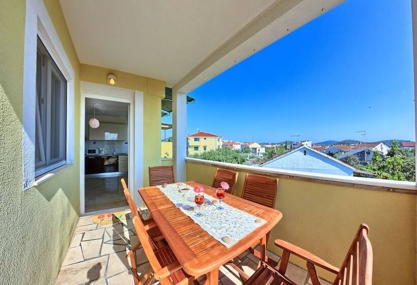 آپارتمان 4 خوابه, Apartments Cvita Holiday