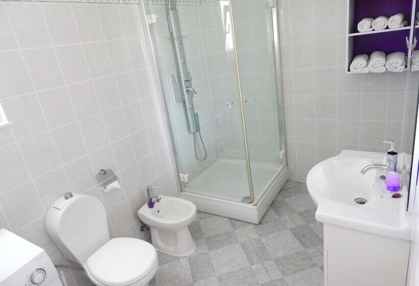 آپارتمان راحتی 1 خوابه, Apartments Cvita Holiday
