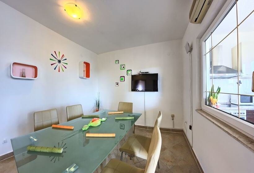 带4个卧室的公寓, Apartments Cvita Holiday