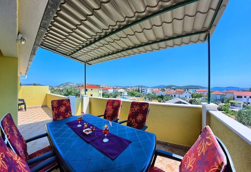 带4个卧室的公寓, Apartments Cvita Holiday