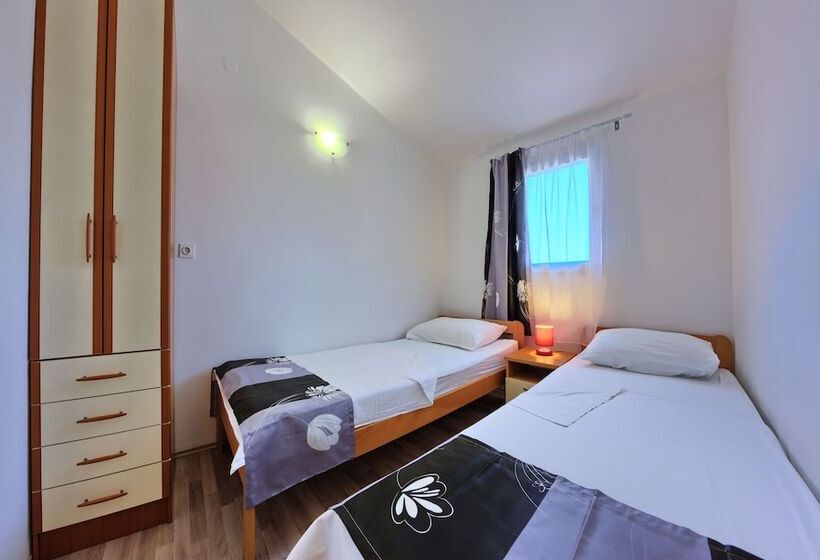 آپارتمان 4 خوابه, Apartments Cvita Holiday