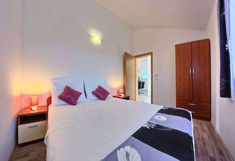 带4个卧室的公寓, Apartments Cvita Holiday