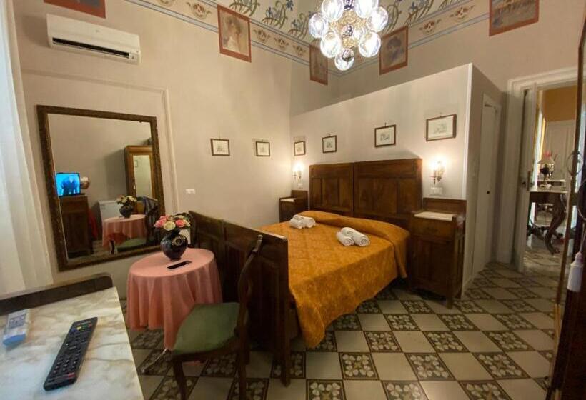 Classic room with balcony, Antico Palazzo Spinola