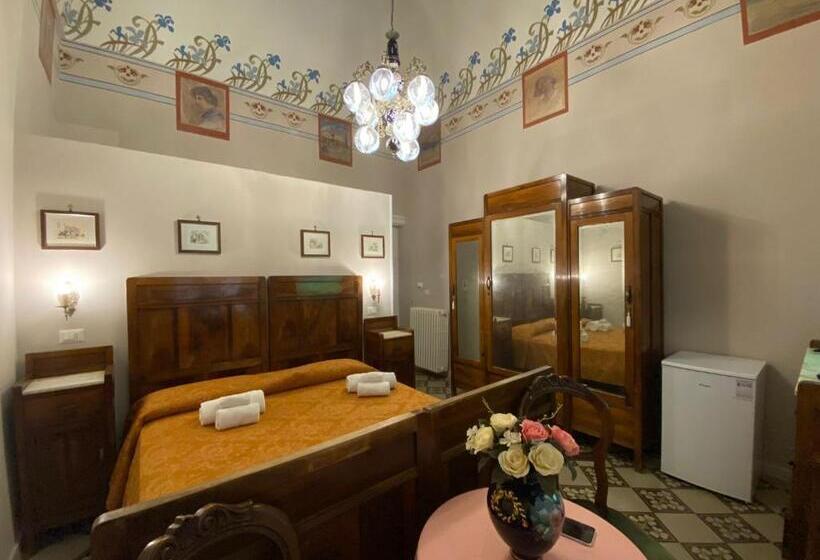 Classic room with balcony, Antico Palazzo Spinola