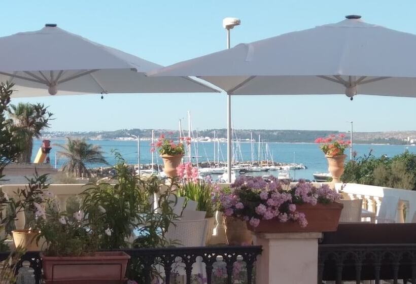 带阳台的豪华间, Antico Palazzo Spinola