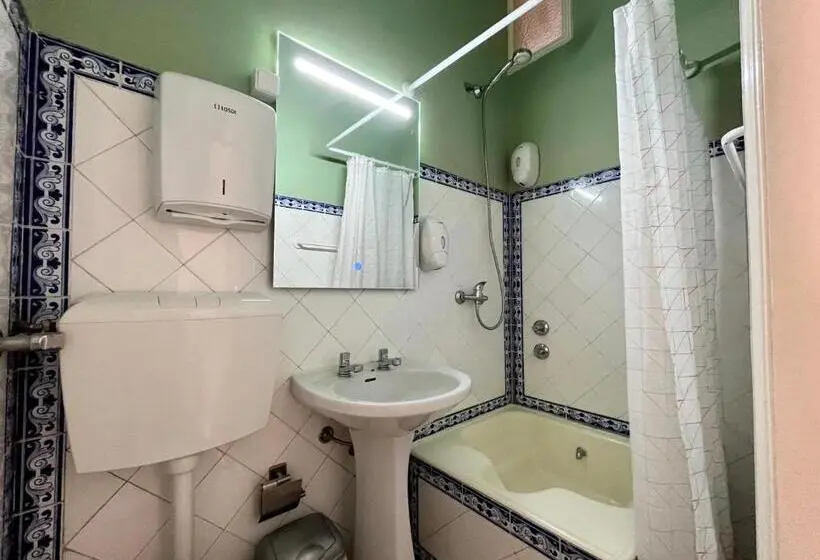 バス共有のスタンダードルーム, Eco Ljmonade Hostel
