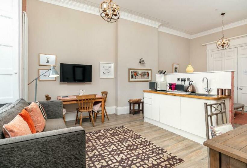 סוויטת ג'וניור, Haymarket Apartments