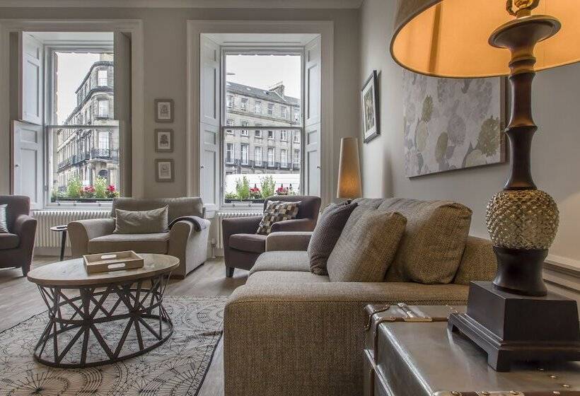 סוויטה, Haymarket Apartments