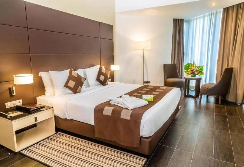 سوییت جونیور, Azalai Hôtel Abidjan