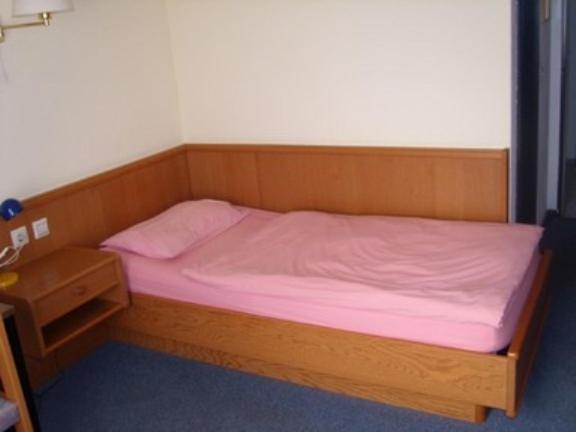 اتاق استاندارد یک نفره, De Foetz