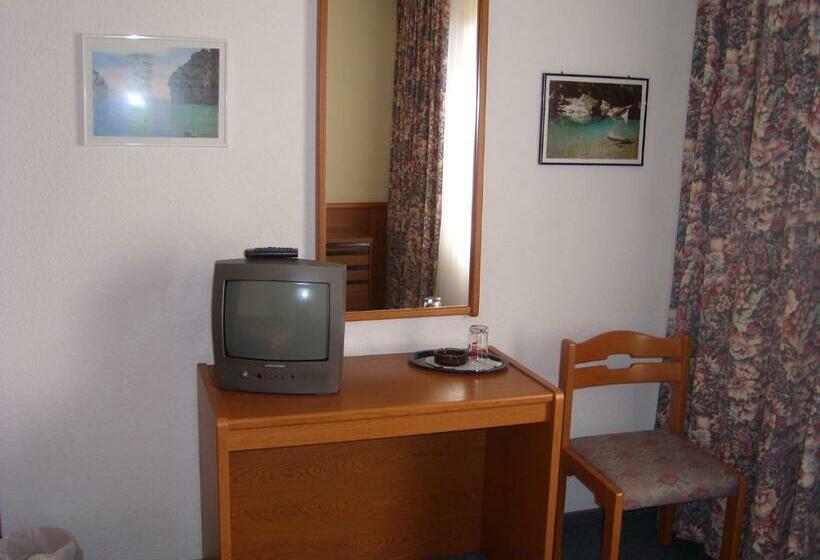 اتاق استاندارد, De Foetz