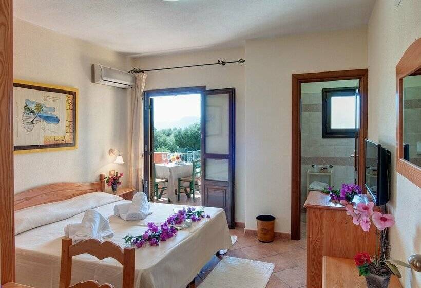 חדר קלאסי, I Ginepri