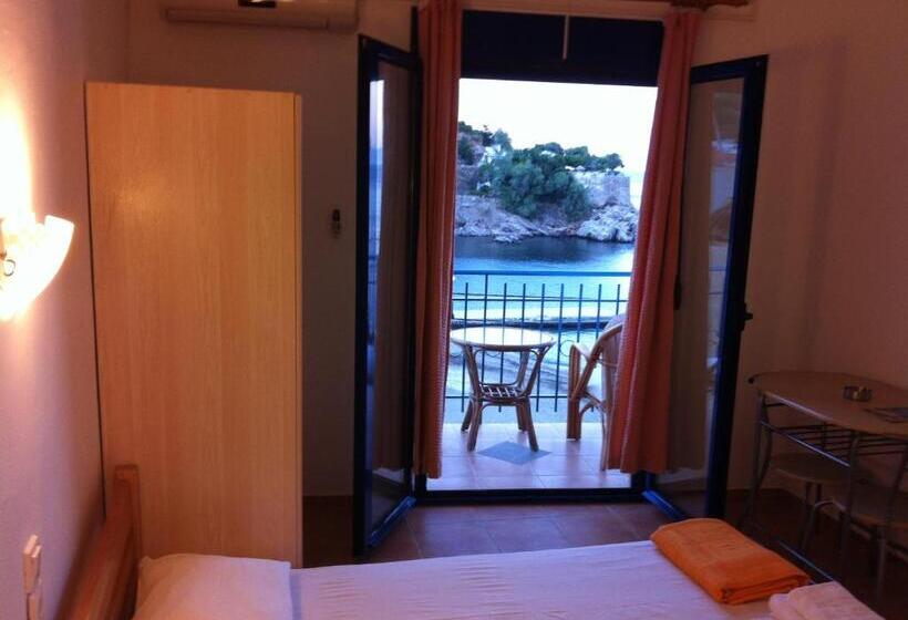 Estudio Standard Vista Mar, Lydiamare