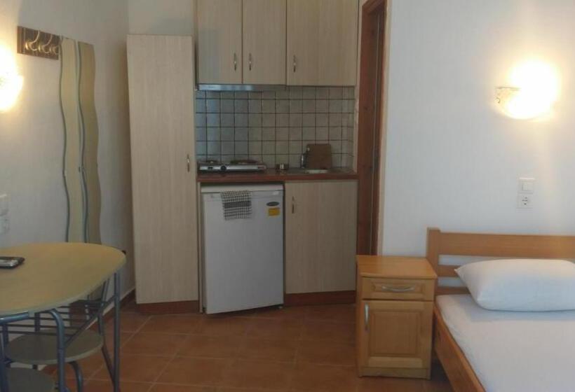 חדר סטנדרט יחיד, Lydiamare