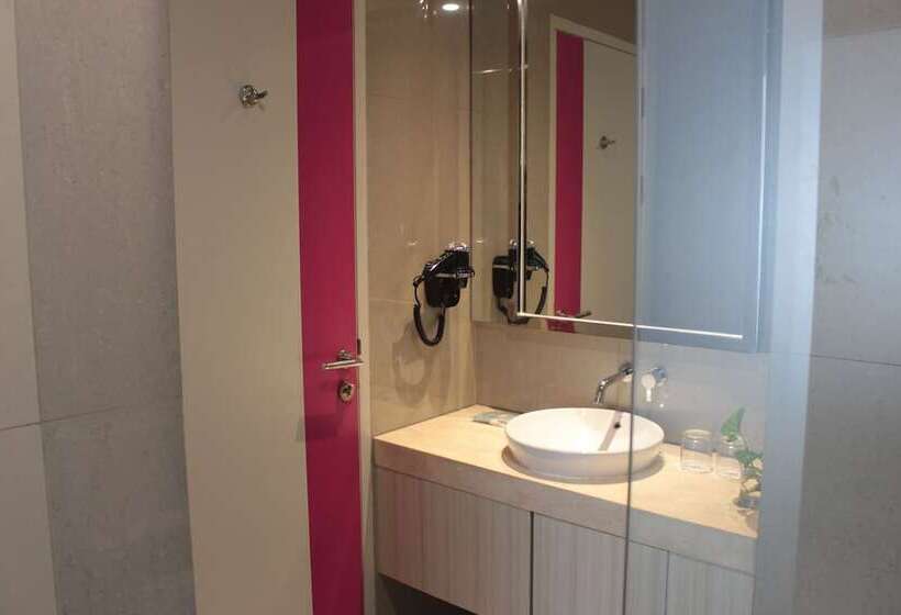 Номер Deluxe, Mercure Jayapura