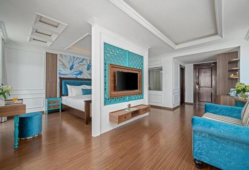 سوئیت اجرایی با چشمانداز دریا, Paracel Danang