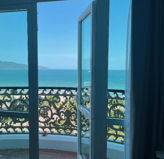 سوییت با چشمانداز دریا, Paracel Danang