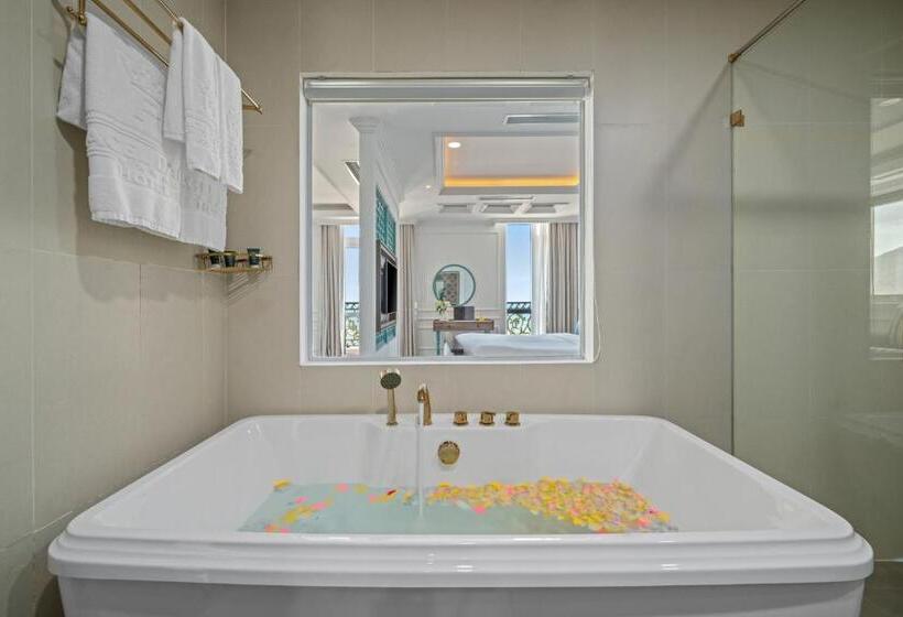 سوییت با چشمانداز دریا, Paracel Danang