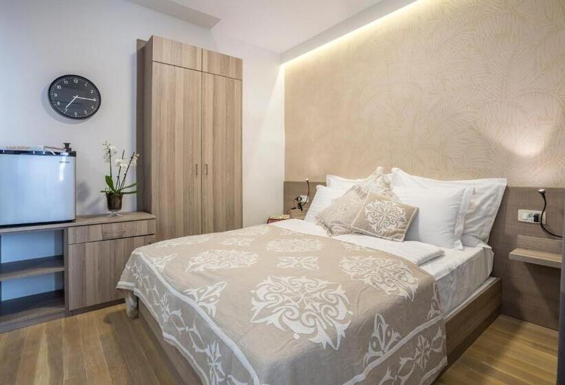 חדר אקונומי, Centro Di Centri Rooms