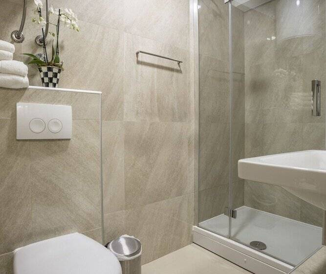 חדר אקונומי, Centro Di Centri Rooms