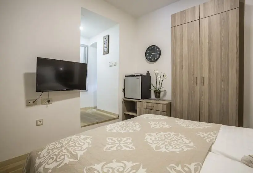 اتاق اکونومی, Centro Di Centri Rooms