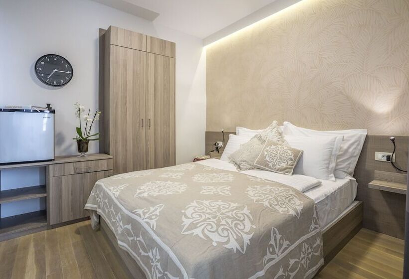 חדר אקונומי, Centro Di Centri Rooms