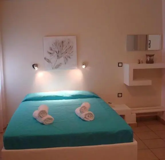 تختخواب در اتاق مشترک, Smaragdi Studios And Rooms