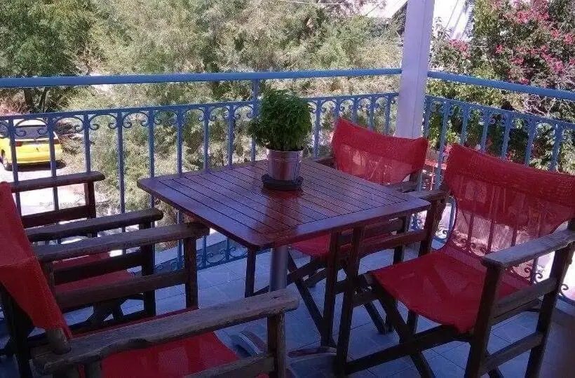 استودیوی استاندارد, Smaragdi Studios And Rooms